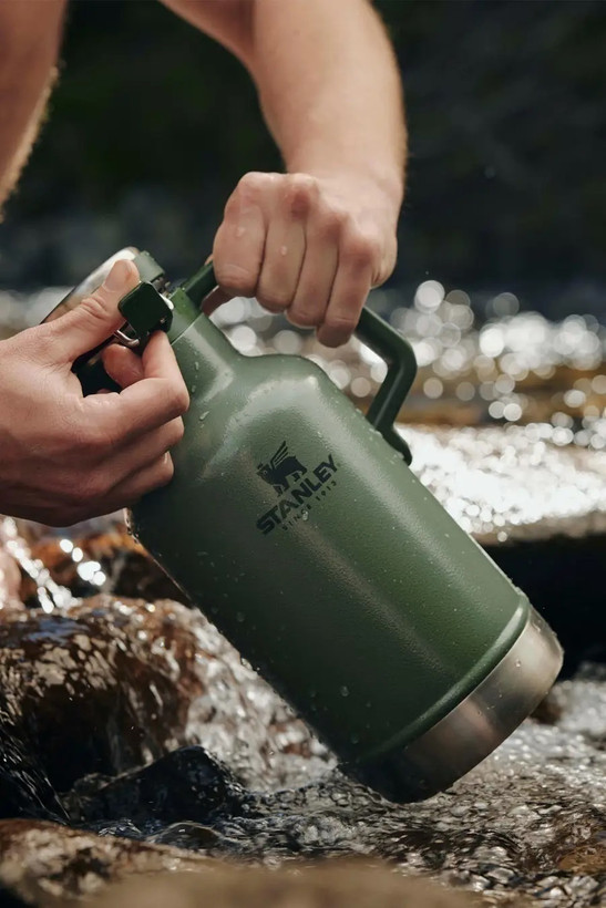 فلاسک استنلی مدل Classic Easy-Pour Growler ظرفیت۱.۹لیتری(اصل)