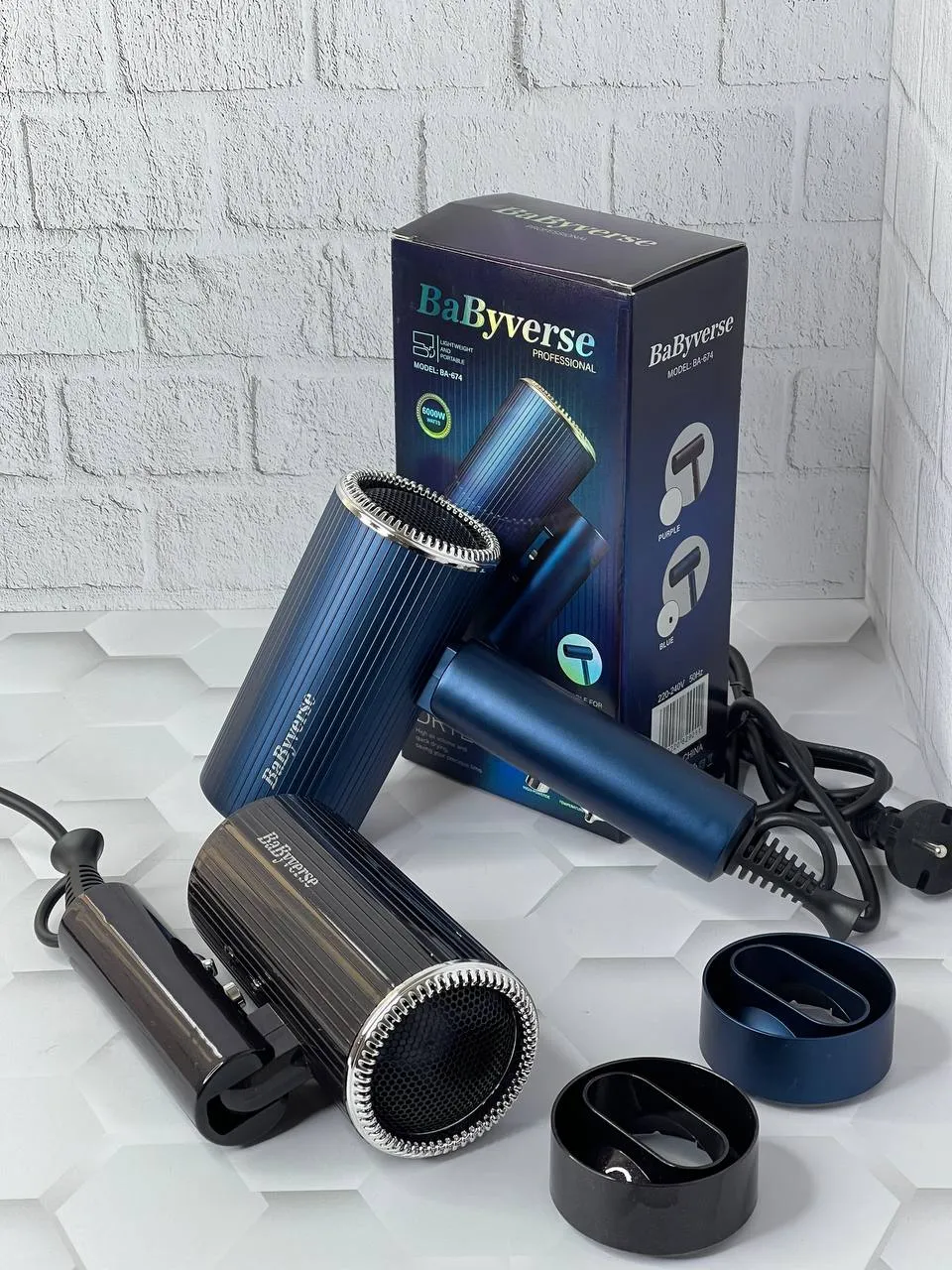 سشوار تاشو بیبی ورس مدل BA674 با متمرکز کننده باریک | سشوار مسافرتی Babyverse BA674