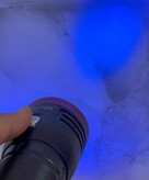 چراغ قوه یووی 6 لامپ اسمال سان مدل H4 | ZY-H4-6UV با نور 365 نانومتر و باتری شارژی